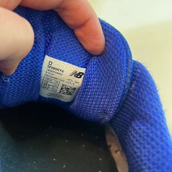 New Balance size 10.5 Men’s blue sneakers - Picture 4 of 6